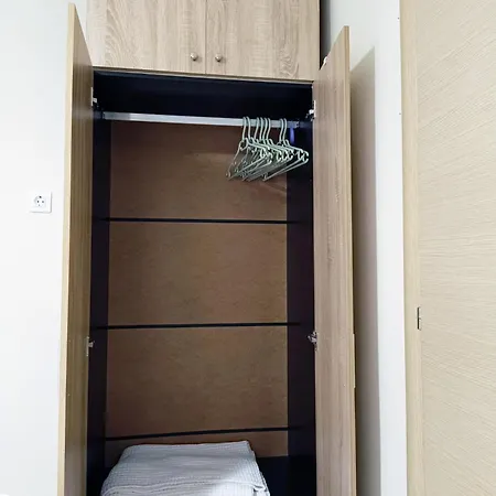 Apartmán Niovi - 3min Walk To Seafront - 500 Mbps
