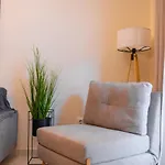 Niovi - 3min Walk To Promenade - 500 Mbps Fiber