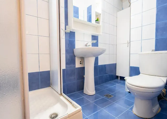 Niovi - 3min Walk To Promenade - 500 Mbps Fiber Apartment
