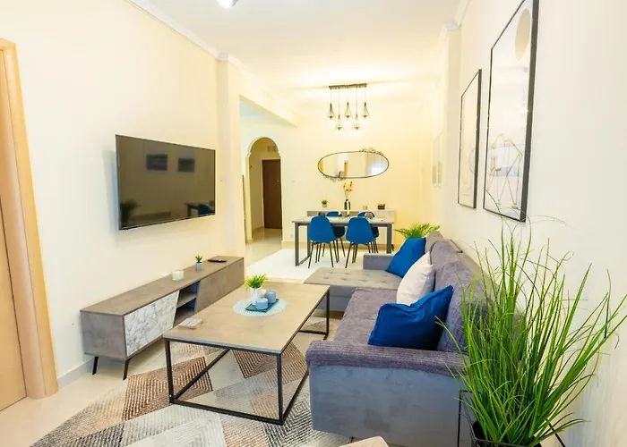 Niovi - 3min Walk To Promenade - 500 Mbps Fiber Apartament