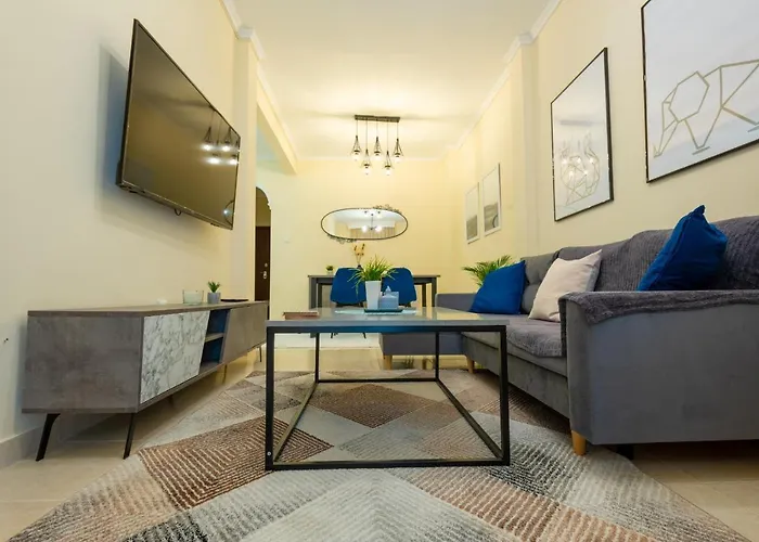 Niovi - 3min Walk To Promenade - 500 Mbps Fiber Apartament *